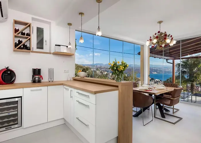 Veranda - Seaview Apartment *