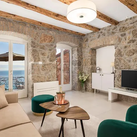 Veranda - Seaview Apartment *