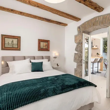 Veranda - Seaview Apartment *