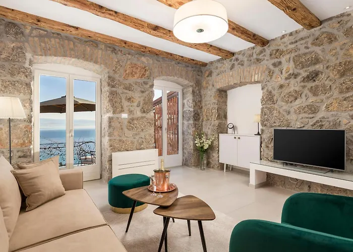 Veranda - Seaview Apartment *